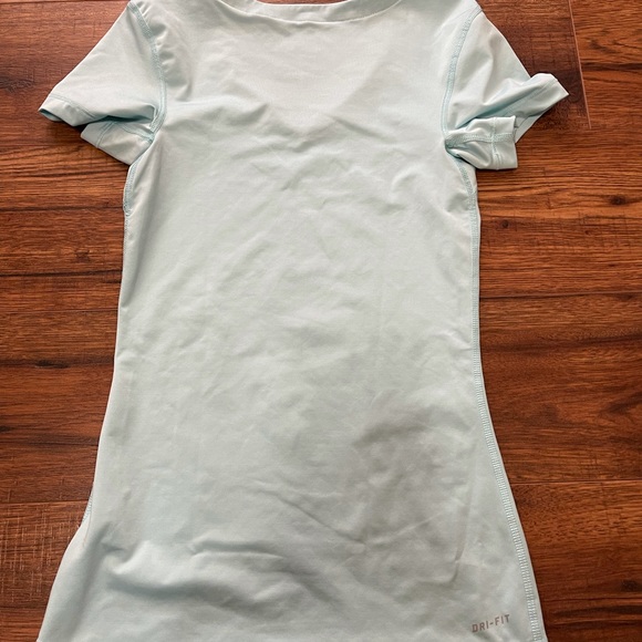 Nike pro tee - Picture 2 of 2